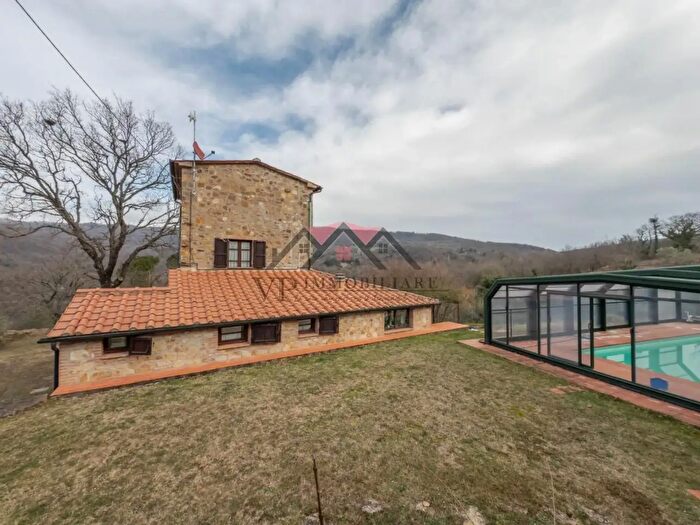 Casa con 5 locali in vendita in Castelnuovo Val Di Cecina