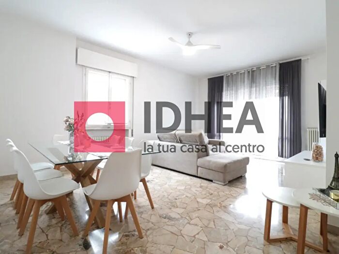 Appartamento con 5 locali in vendita in Strada Castagnole, Treviso