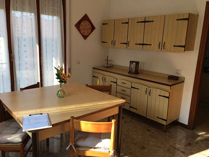 Appartamento trilocale in affitto in Centro, Besozzo