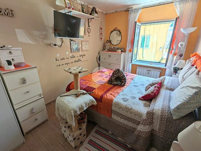 Appartamento bilocale in vendita in Via Germano Jori, Genova