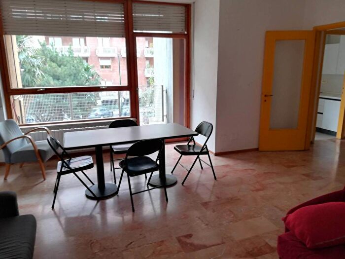 Appartamento con 6 locali in affitto in Via Luigi Bergera, Pozzo Strada, Torino