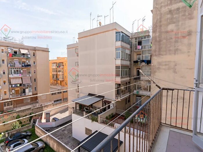 Appartamento con 5 locali in vendita in Siracusa