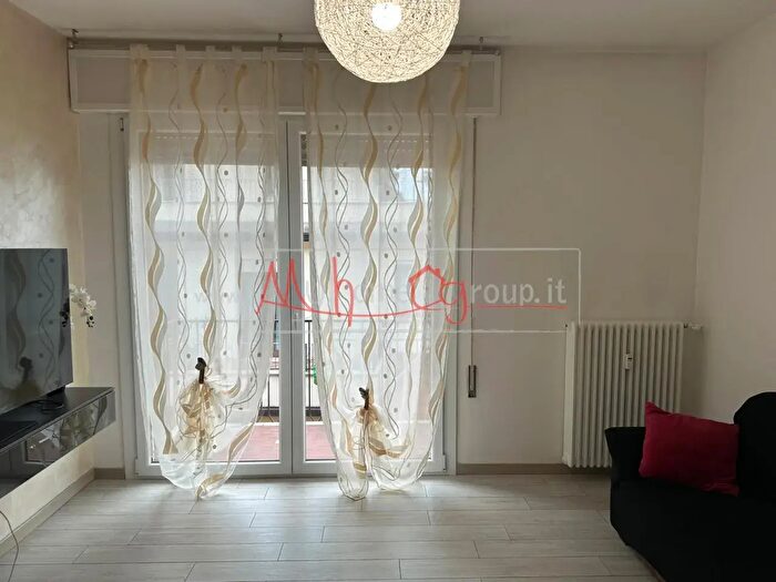 Appartamento trilocale in affitto in Via Monterotondo, Padova