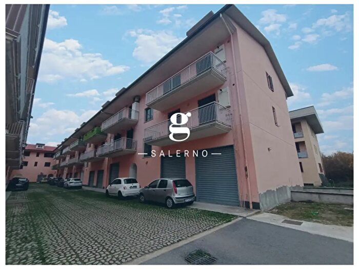 Casa bilocale in vendita in Via Giuseppe Ungaretti, Montecorvino Pugliano