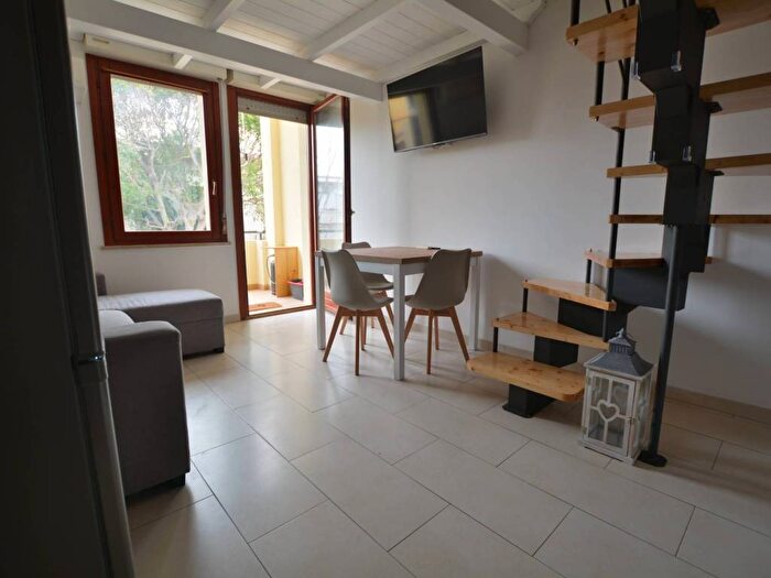 Appartamento trilocale in affitto in Via Urbano Rattazzi, Quartu, Quartu Sant'Elena