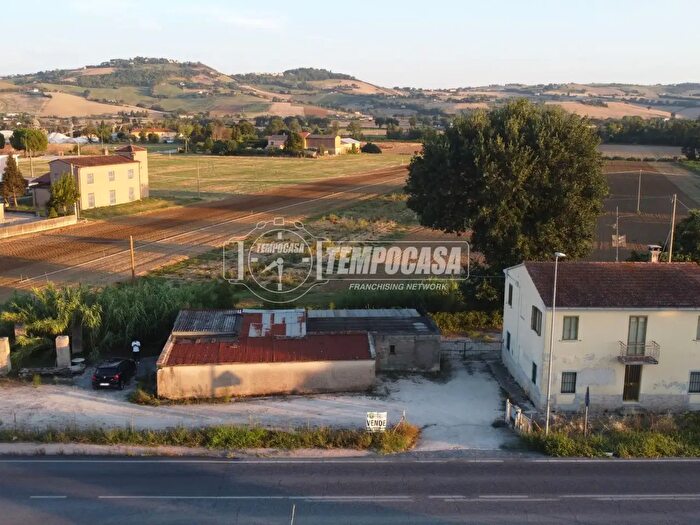 Casa con 6 locali in vendita in Contrada San Pietro, Recanati