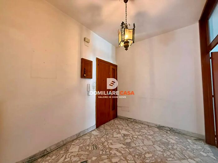 Appartamento quadrilocale in vendita in Via Giuseppe Battaglini, Lecce