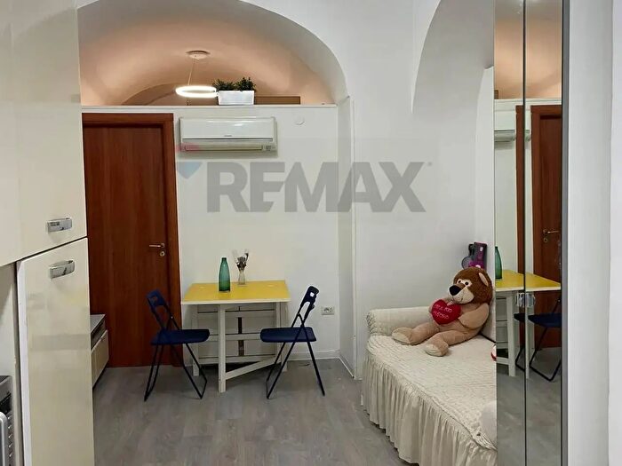 Appartamento bilocale in vendita in Napoli