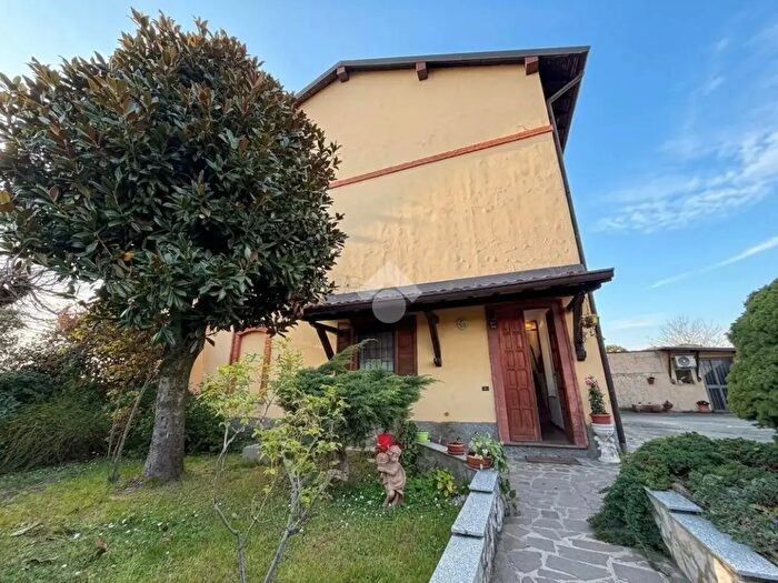 Case in Vendita e in Affitto - 3