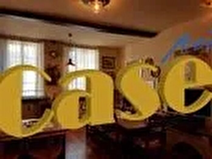 Appartamento con 9 locali in vendita in Camaiore