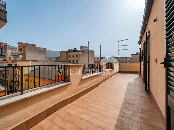 Appartamento quadrilocale in vendita in Via Giuseppe Recupero, Palermo