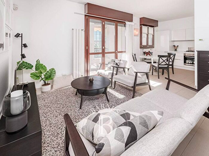 Appartamento quadrilocale in affitto in Isola, Milano