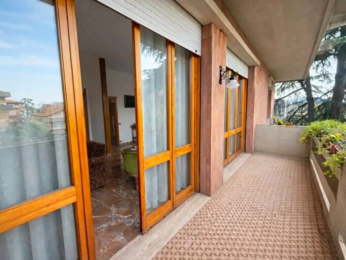 Appartamento con 5 locali in vendita in Firenze