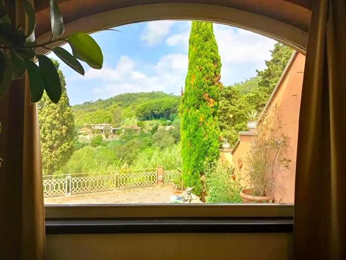 Casa con 5 locali in vendita in Rosignano Marittimo