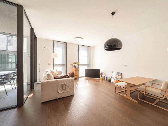 Appartamento trilocale in affitto in Via Garofalo, Città Studi, Milano