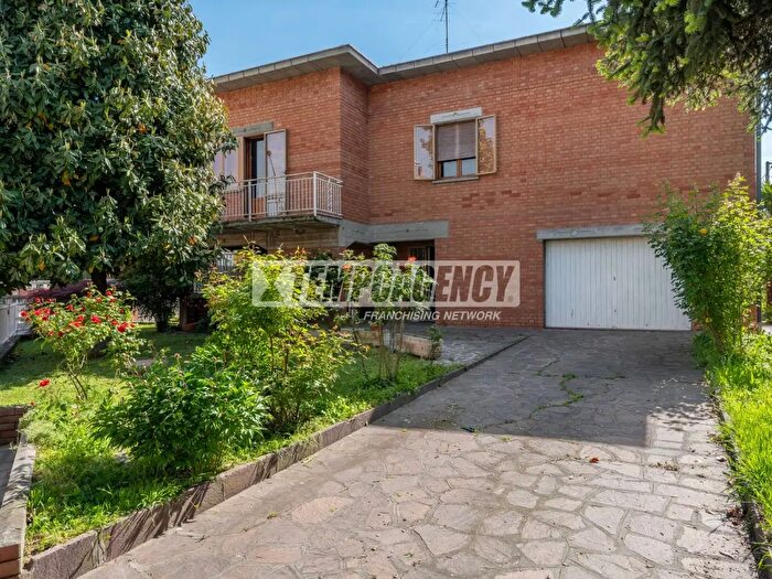 Casa con 6 locali in vendita in Via Luigi Settembrini, Sassuolo