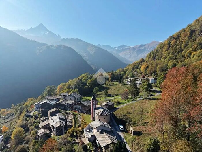 Casa trilocale in vendita in Frazione Ciampetti, Ostana