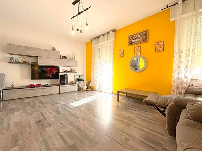 Appartamento quadrilocale in vendita in Via N Sauro, Asola
