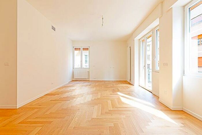 Appartamento trilocale in affitto in via locatelli, Centro, Bergamo