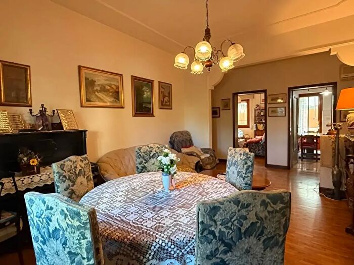 Appartamento con 5 locali in vendita in Montecatini Terme