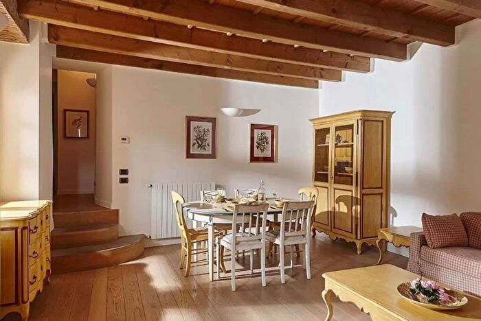 Appartamento monolocale in affitto in Via Cinque Giornate, Como