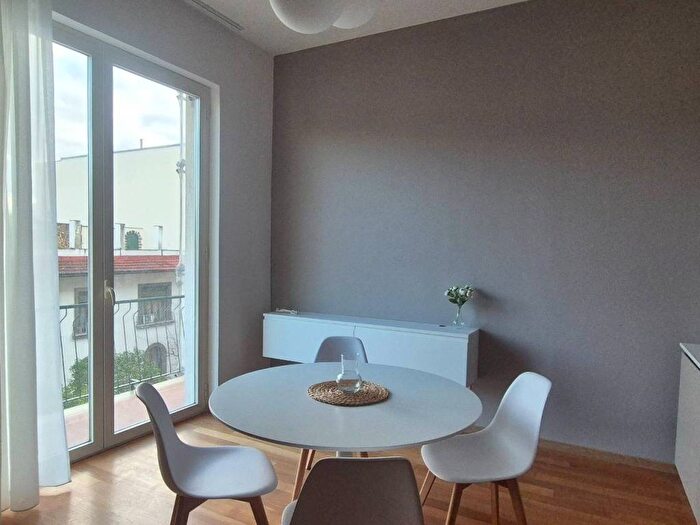 Appartamento trilocale in affitto in Via Andrea del Castagno, Mazzini Oberdan, Firenze