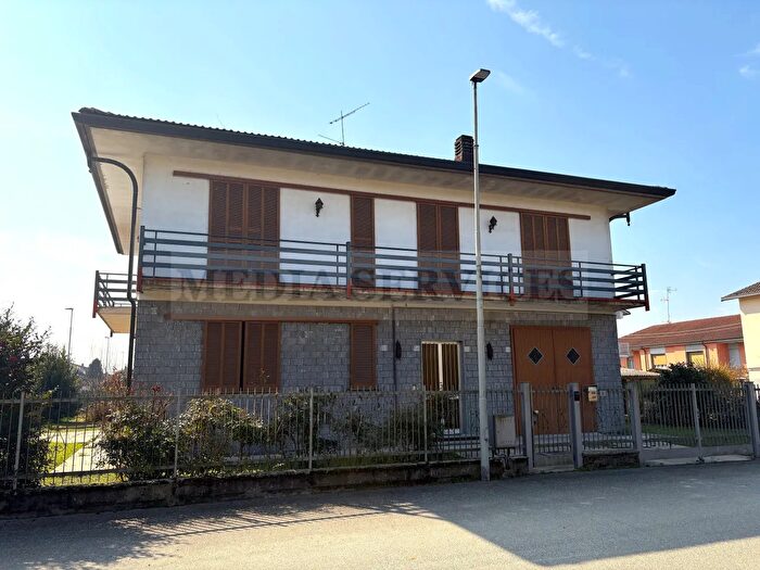 Casa quadrilocale in vendita in Via Primo Maggio N°, Garlasco