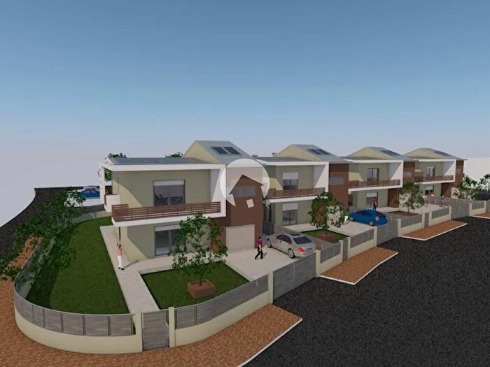 Casa con 6 locali in vendita in Druso Parisi, Parma