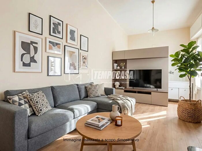 Casa quadrilocale in vendita in Vicolo Scalini, Agra