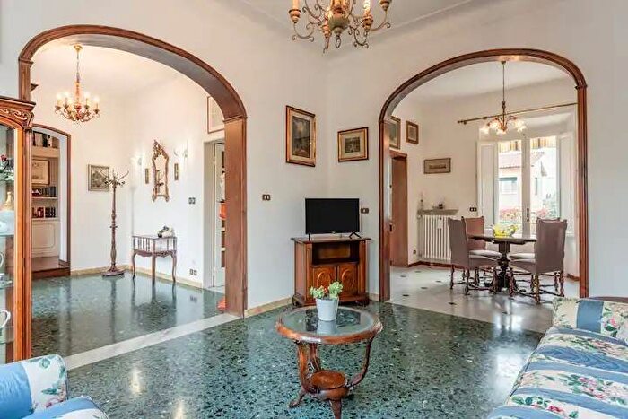 Appartamento con 6 locali in affitto in Via Castruccio Buonamici, Sant'Anna, Lucca