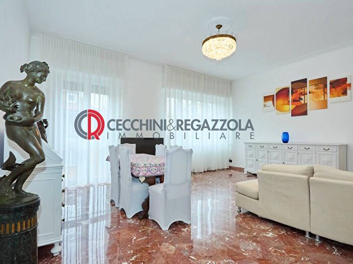 Appartamento trilocale in affitto in Corso Garibaldi, Lanza, Milano