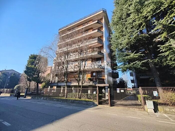 Appartamento trilocale in vendita in Via Aprile, Paderno Dugnano