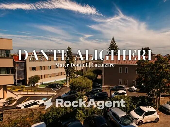 Appartamento trilocale in vendita in Piazza Alighieri Dante, Catanzaro
