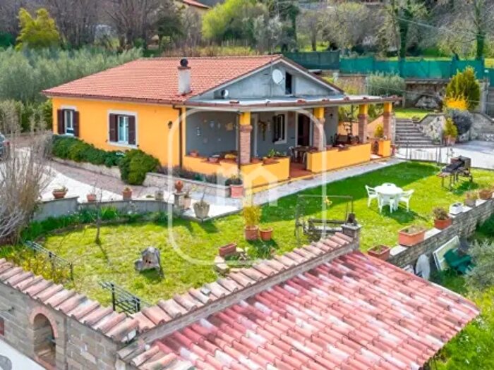 Casa quadrilocale in vendita in Via Toce, Cave