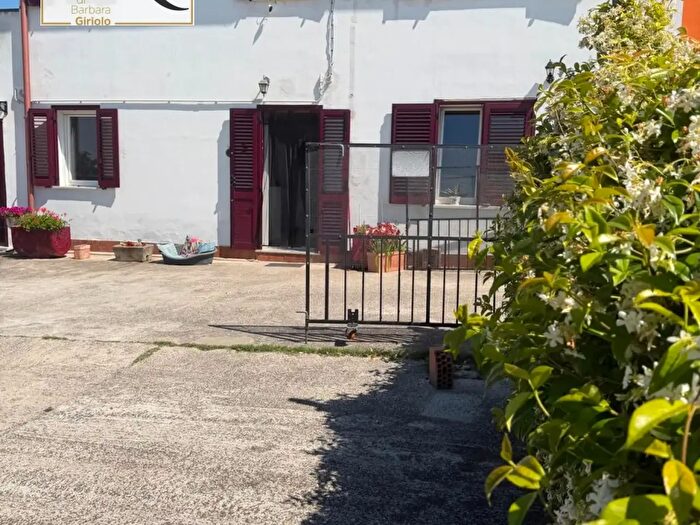 Casa quadrilocale in vendita in Bagnolo Di Po