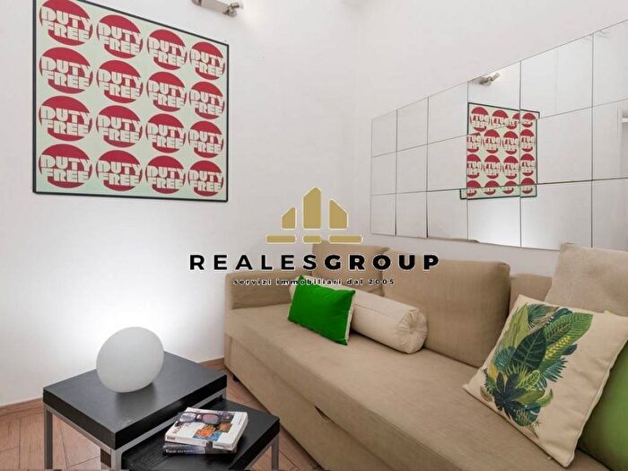 Appartamento trilocale in affitto in Vicolo delle Grotte, Campo de Fiori, Roma