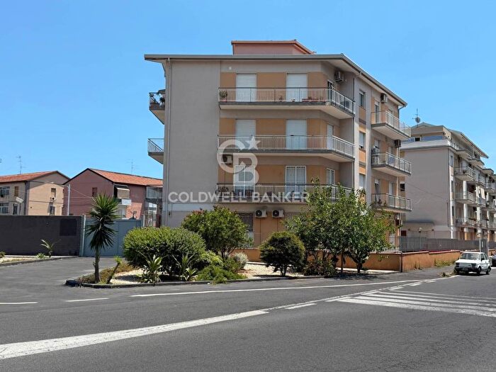 Appartamento quadrilocale in affitto in Via Generale Ameglio, Rapisardi, Catania