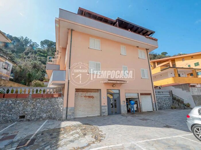 Appartamento trilocale in vendita in Via del Corsaro, Messina