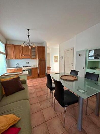 Appartamento trilocale in affitto in Viale Damiano Chiesa, Riccione