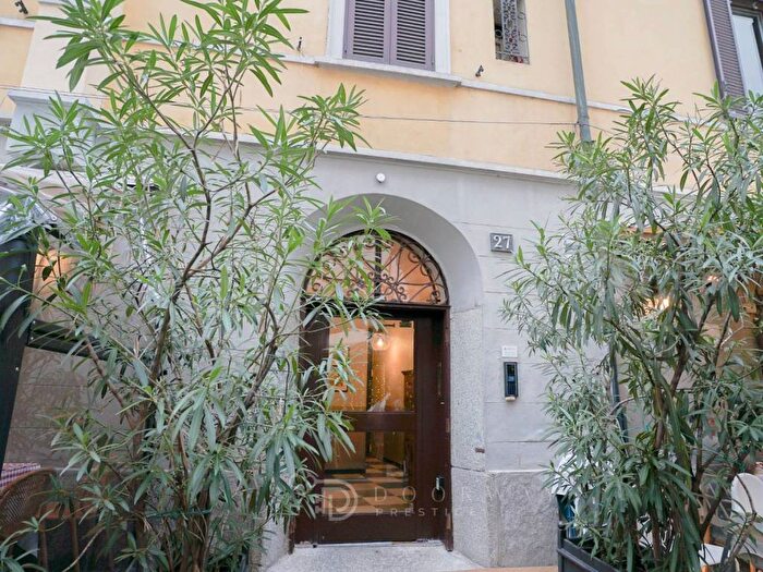 Appartamento bilocale in affitto in Via Madonnina, Brera, Milano