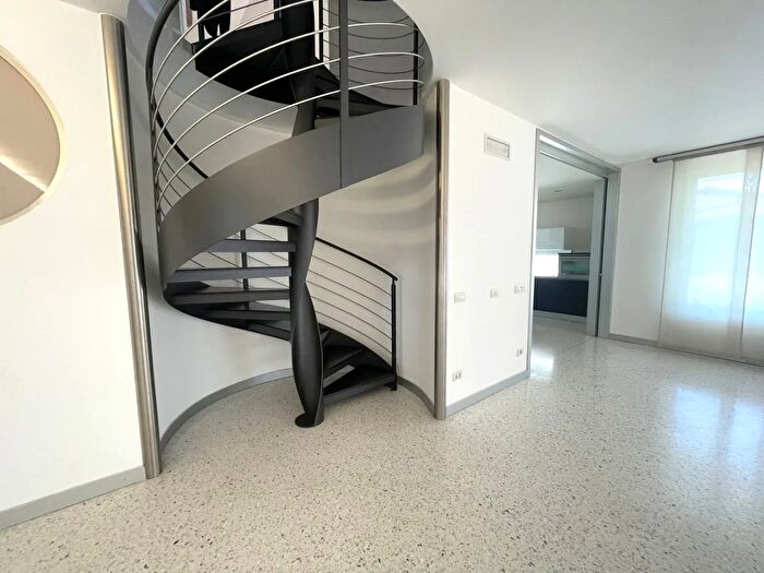 Casa con 10 locali in vendita in Via Roma, Legnaro