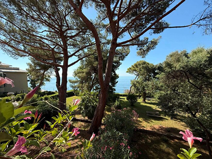 Appartamento con 5 locali in affitto in Via del Mare, Arenzano