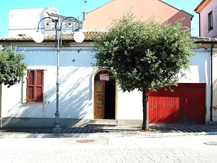 Casa con 5 locali in vendita in Corso Umberto I, Roseto Degli Abruzzi
