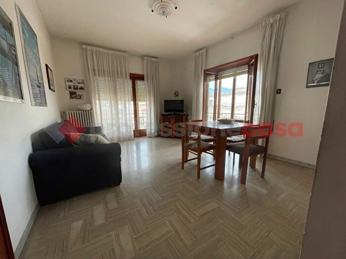 Appartamento con 5 locali in vendita in Via Filippo Signore, Minturno