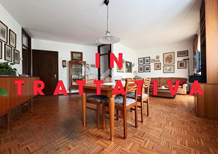 Appartamento quadrilocale in vendita in Via Maffei, Sondrio