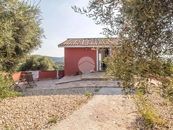 Casa bilocale in vendita in Strada di Colle Marocco, Palombara Sabina
