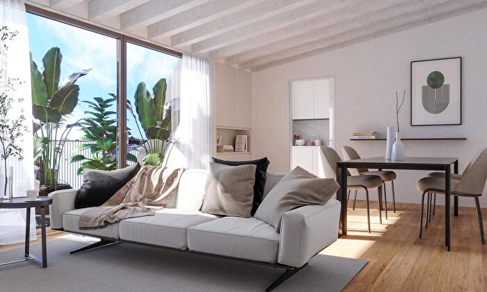 Appartamento trilocale in vendita in Via Costanza, Milano