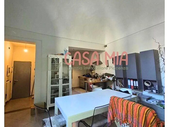Appartamento bilocale in vendita in Via Beverora, Piacenza