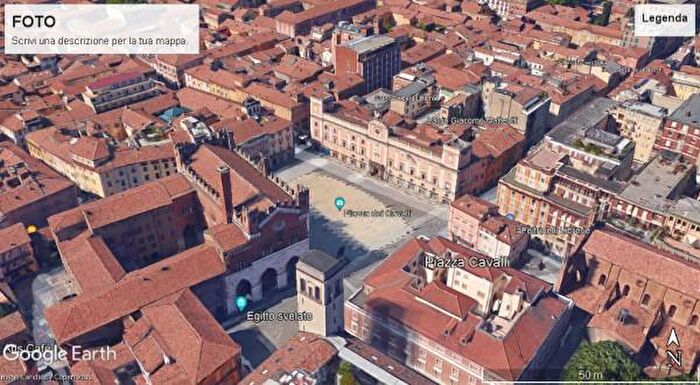 Appartamento con 6 locali in vendita in Piazza dei Cavalli, Piacenza