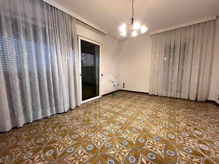 Casa con 5 locali in affitto in Carmignano Di Brenta